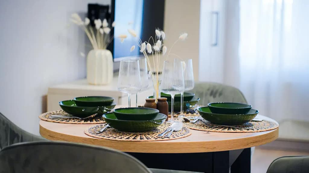 Apartament 4-osobowy Kraków - wnętrze salonu i sypialni